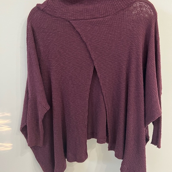 Free People Beach split back turtle neck poncho size xs - Picture 5 of 5